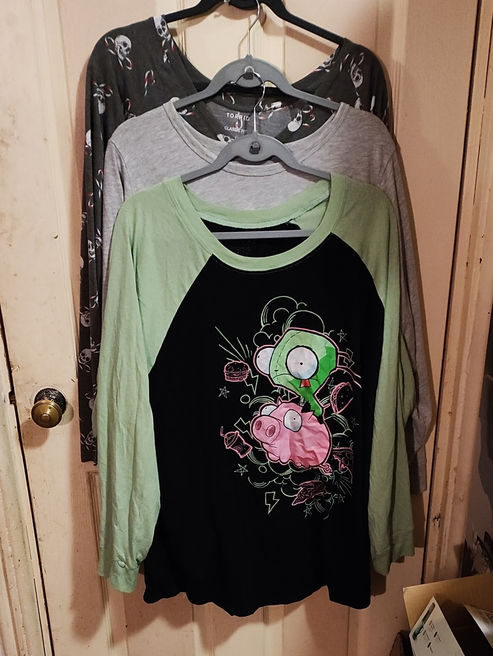 Torrid - Disney graphic long sleeve tops Size 4